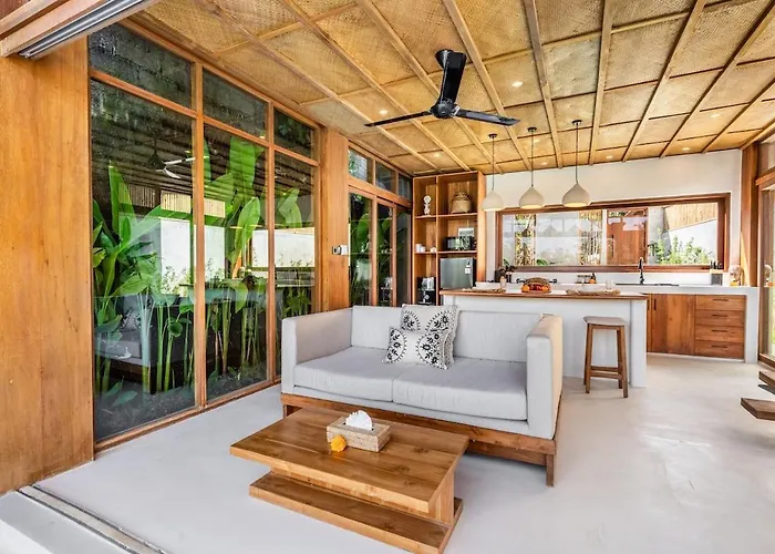 Villa Tropical Bamboo Luxury Aliapard Ii